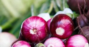 Reasons Why You Should Start Eating Raw Onions