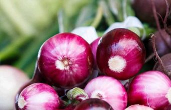 Reasons Why You Should Start Eating Raw Onions
