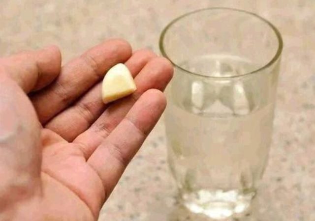 Health Benefits Of Drinking Warm Garlic Water Every Night Before Bed