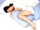 If Your Woman Sleeps With Pillow Between Her Legs, This Is What It Means