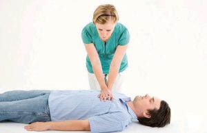 How to survive a heart attack if you are alone and what you should avoid