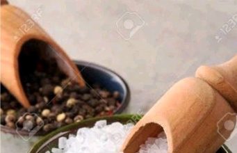 Bathing with rocky salt on a regular basis can help you with these 2 following issues